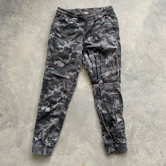 Camo Dynamite joggers, size M. - Picture 2 of 2